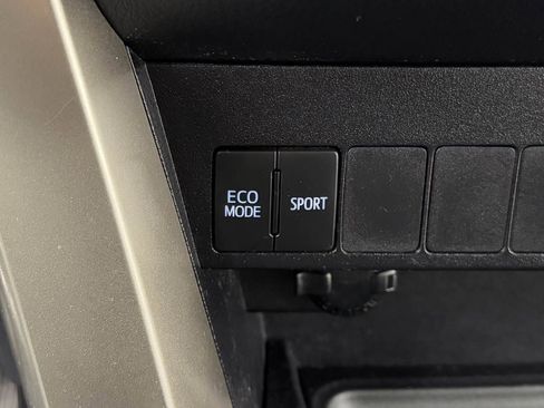 Used 2014 Toyota RAV4 XLE image 22