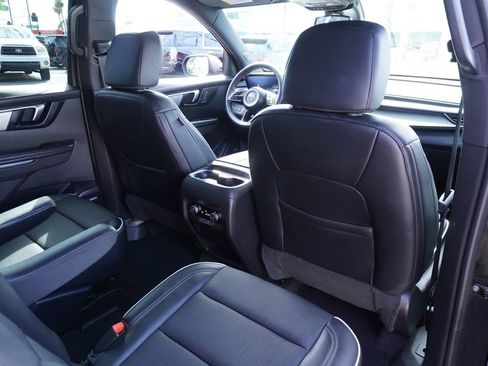 Certified 2025 Buick Enclave Preferred image 11