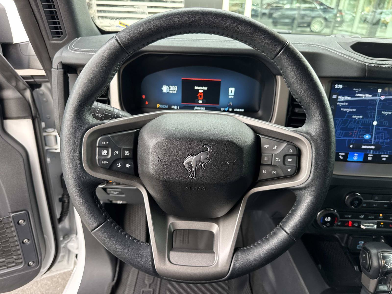 Used 2025 Ford Bronco Outer Banks AWD/4WD image 27