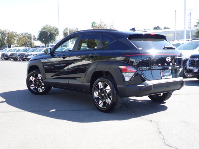 Used 2024 Hyundai Kona SEL AWD/4WD image 9