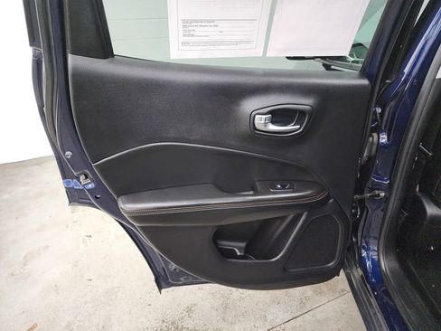 Used 2018 Jeep Compass Latitude FWD image 22
