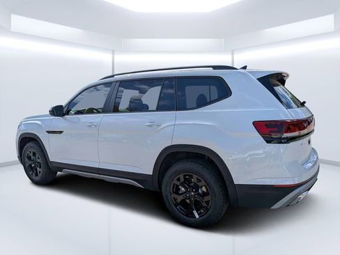 New 2026 Volkswagen Atlas Peak Edition image 5