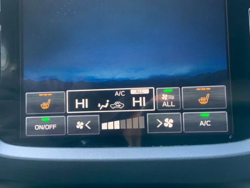 Certified 2025 Subaru Forester Limited image 29