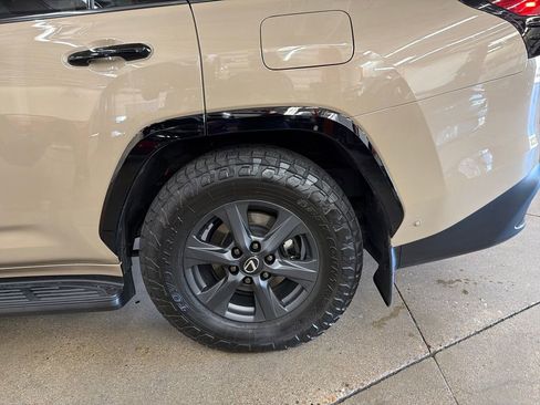 Used 2025 Lexus LX 700h Overtrail w/ Accessory Package (Z1) AWD/4WD image 31