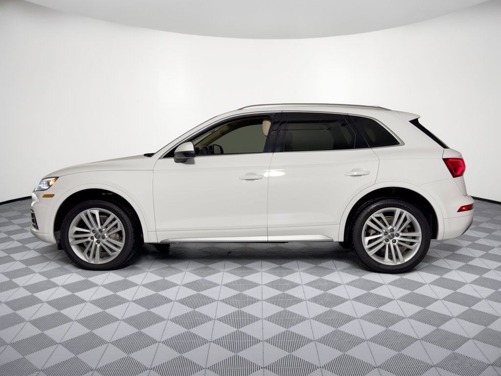 Used 2018 Audi Q5 2.0T Premium Plus w/ Premium Plus Package AWD/4WD image 2
