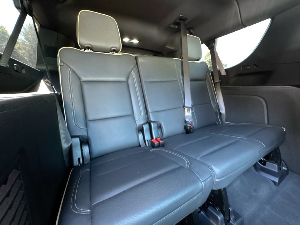 Used 2025 Chevrolet Suburban Premier w/ LPO, Illumination Package RWD image 34