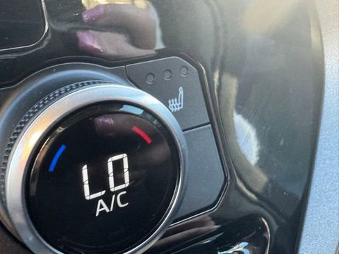 Used 2023 Toyota Highlander XLE AWD/4WD image 15