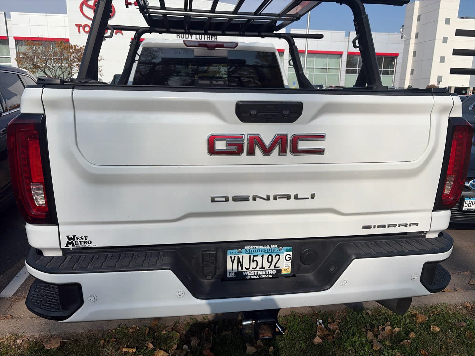 Used 2023 GMC Sierra 3500 Denali w/ Denali Ultimate Package AWD/4WD image 5
