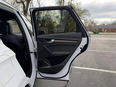 Certified 2025 Audi Q5 e Premium Plus w/ Premium Plus Package AWD/4WD image 25