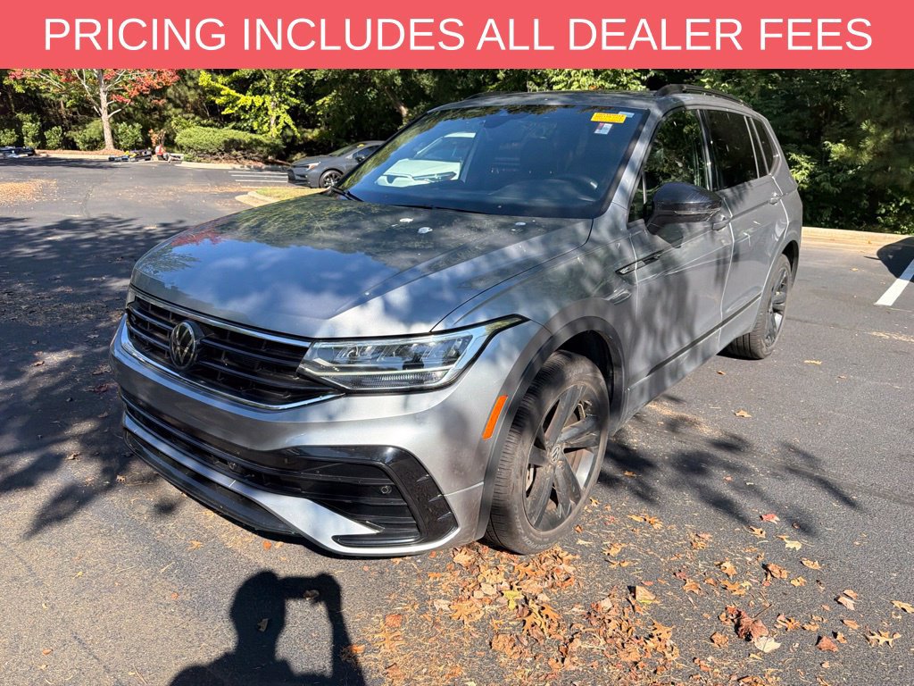 Used 2024 Volkswagen Tiguan SE R-Line AWD/4WD image 3