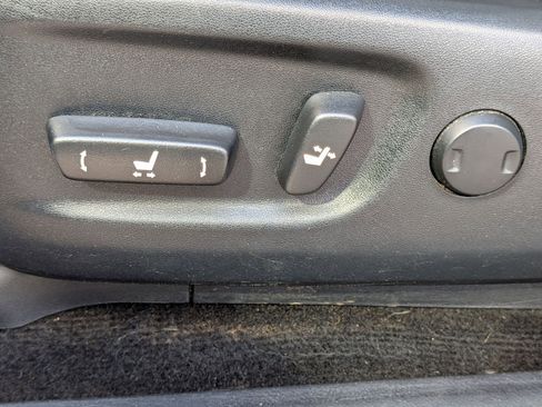 Used 2022 Toyota 4Runner SR5 Premium w/ Moonroof Package RWD image 16