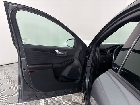 Certified 2025 Ford Escape ST-Line Select AWD/4WD image 10