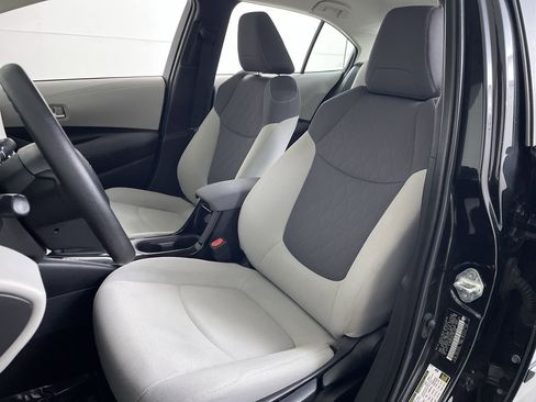 Used 2020 Toyota Corolla LE image 12
