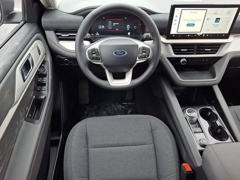 New 2026 Ford Explorer Active image 8