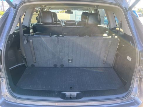 Used 2019 Toyota Highlander XLE FWD image 44