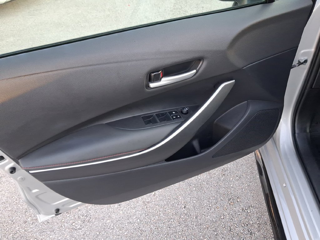 Used 2025 Toyota Corolla SE FWD image 17