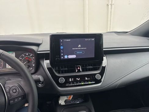 Used 2025 Toyota Corolla SE image 5