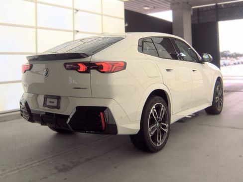 Used 2025 BMW X2 xDrive28i AWD/4WD image 3