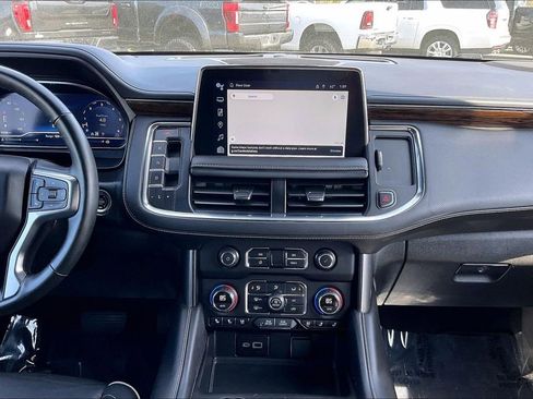 Used 2024 Chevrolet Suburban Premier image 12