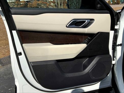 Certified 2022 Land Rover Range Rover Velar R-Dynamic S AWD/4WD image 21