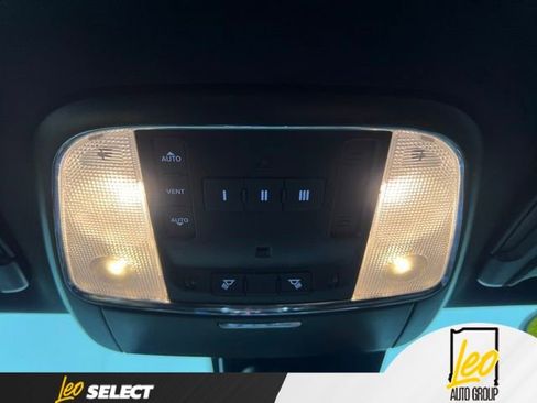 Used 2022 Dodge Charger Scat Pack w/ Plus Group RWD image 30