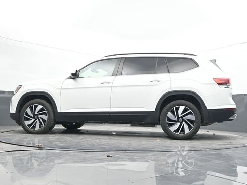 Used 2025 Volkswagen Atlas SE image 41