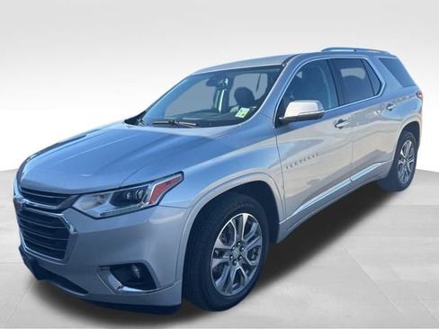 Used 2021 Chevrolet Traverse Premier image 3