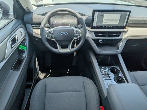 New 2026 Ford Explorer Active RWD image 8