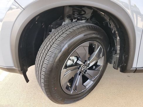 Used 2026 Nissan Rogue SV FWD image 31