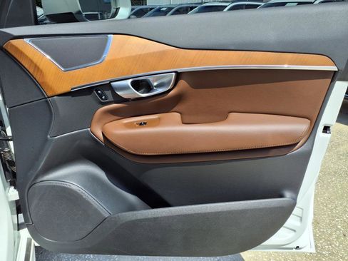 Certified 2024 Volvo XC90 B5 Plus image 13