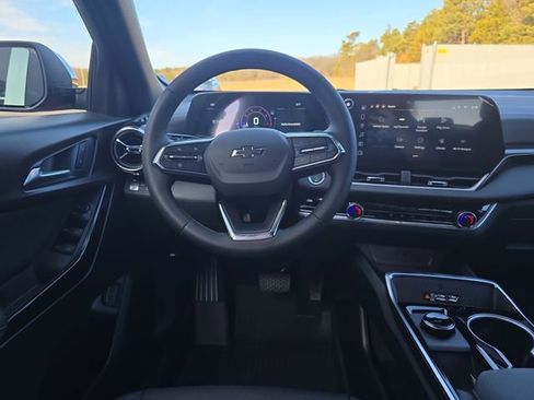 New 2026 Chevrolet Equinox LT w/ Convenience Package II image 13