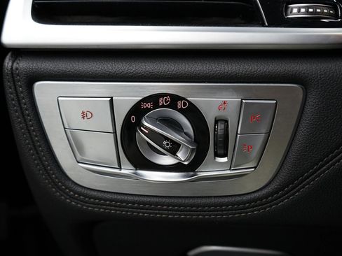 Used 2016 BMW 750i xDrive image 24