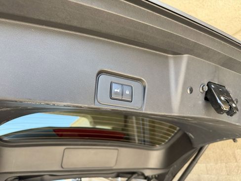 Used 2025 Nissan Rogue SV FWD image 23