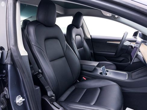 Used 2023 Tesla Model 3 Standard Range image 30