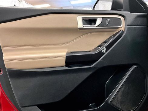 Used 2020 Ford Explorer XLT w/ Equipment Group 202A image 22