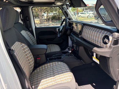 New 2026 Jeep Gladiator Sport AWD/4WD image 22