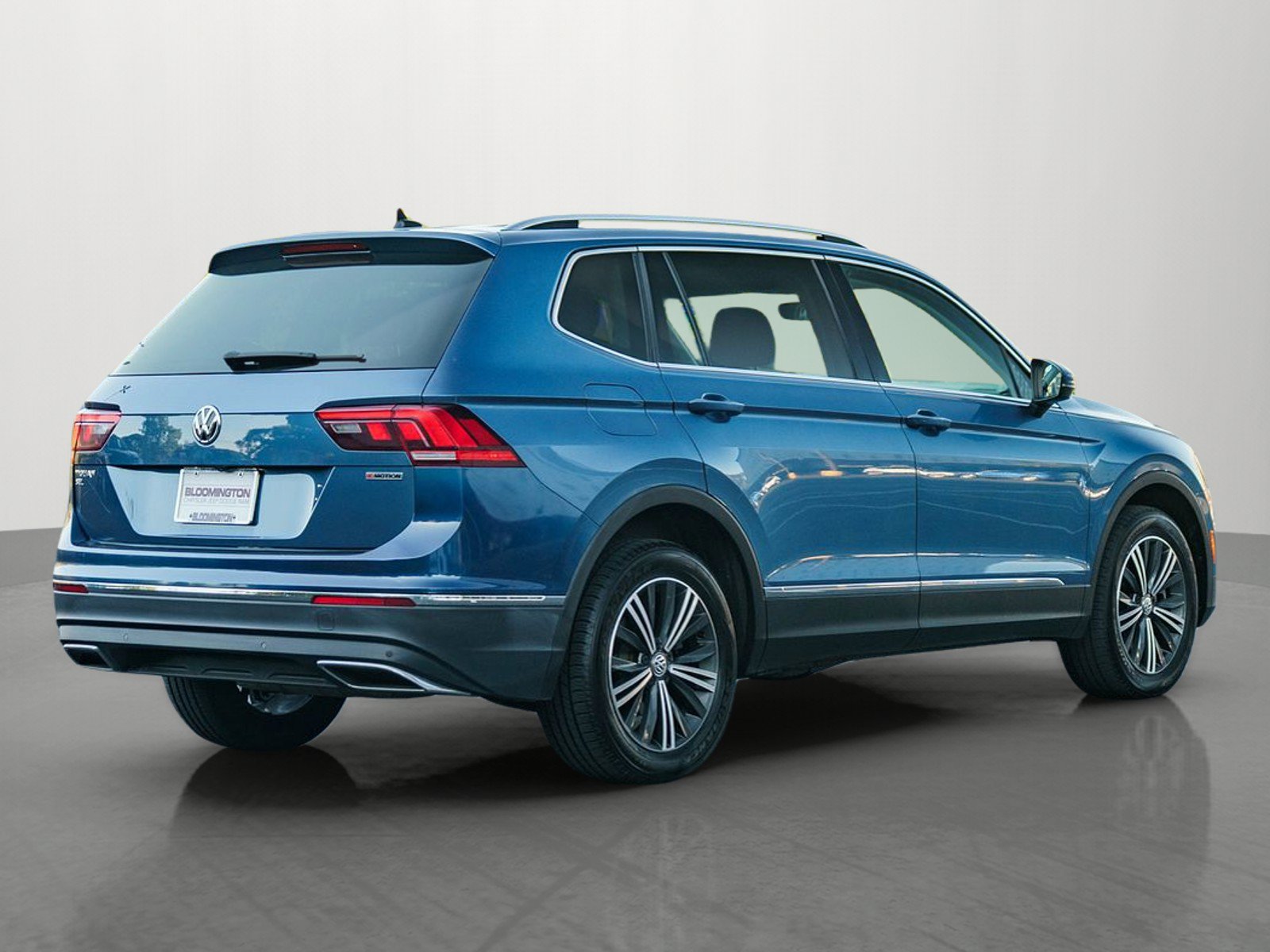 Used 2019 Volkswagen Tiguan SEL AWD/4WD image 7