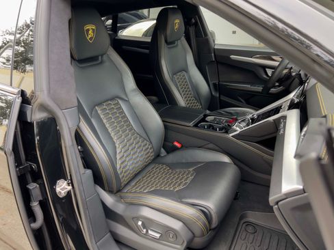 Used 2020 Lamborghini Urus AWD/4WD image 27