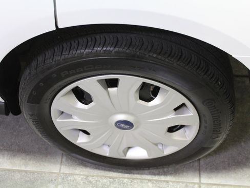 Used 2019 Ford Transit Connect XLT image 30