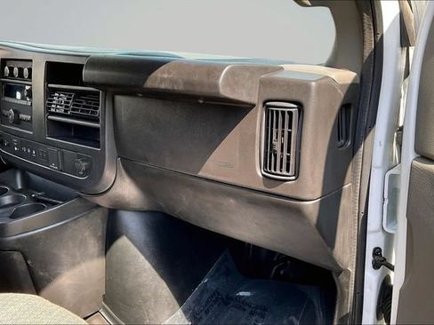 Used 2025 Chevrolet Express 2500 LT w/ LT Preferred Equipment Group RWD image 18