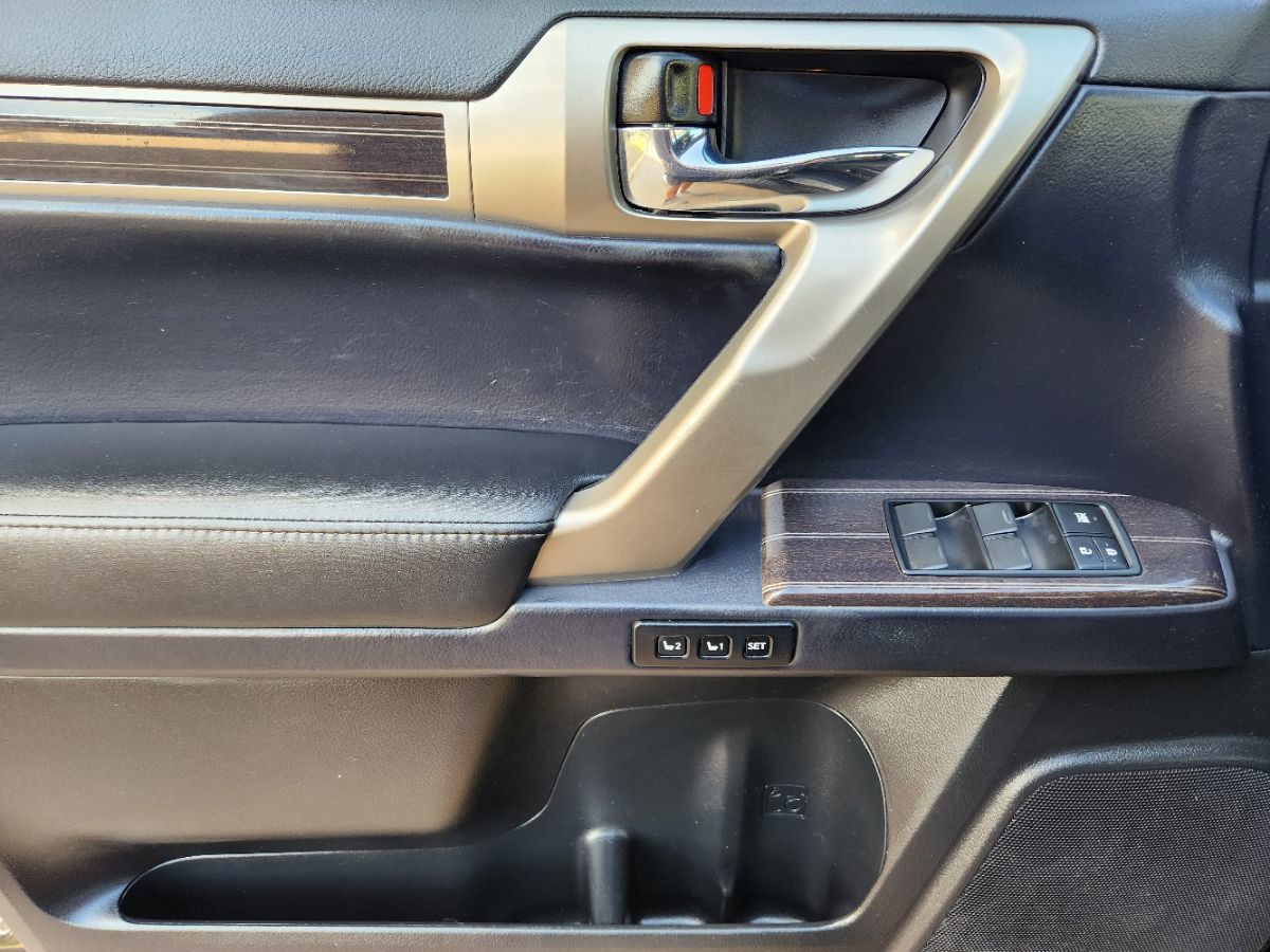 Used 2020 Lexus GX 460 Premium AWD/4WD image 40