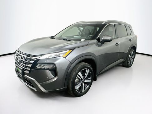 Used 2024 Nissan Rogue SL w/ SL Premium Package FWD image 3