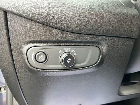 Used 2019 Chevrolet Equinox LT image 27