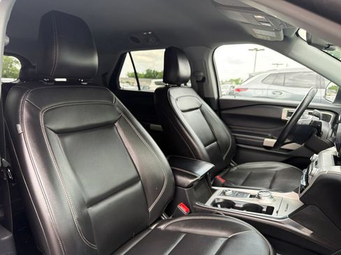 Used 2024 Ford Explorer XLT w/ Equipment Group 202A AWD/4WD image 50