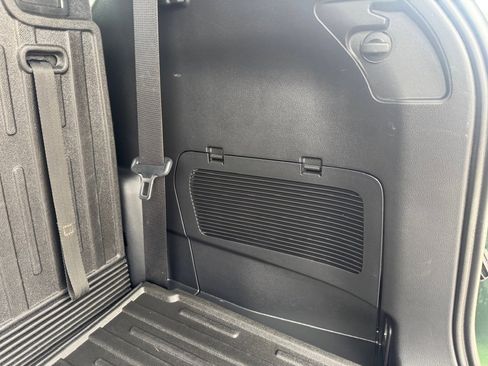 Used 2023 Toyota Highlander LE image 41