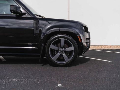 Used 2024 Land Rover Defender 110 V8 image 13