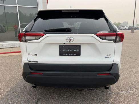 Used 2025 Toyota RAV4 LE AWD/4WD image 7
