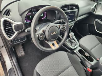 Certified 2023 Kia Soul LX w/ Option Group 015 video 2
