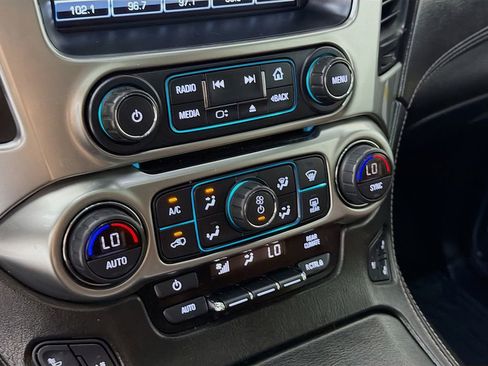 Used 2019 Chevrolet Suburban Premier w/ Premier Plus Edition AWD/4WD image 20