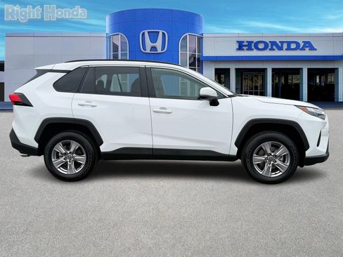 Used 2025 Toyota RAV4 XLE image 8